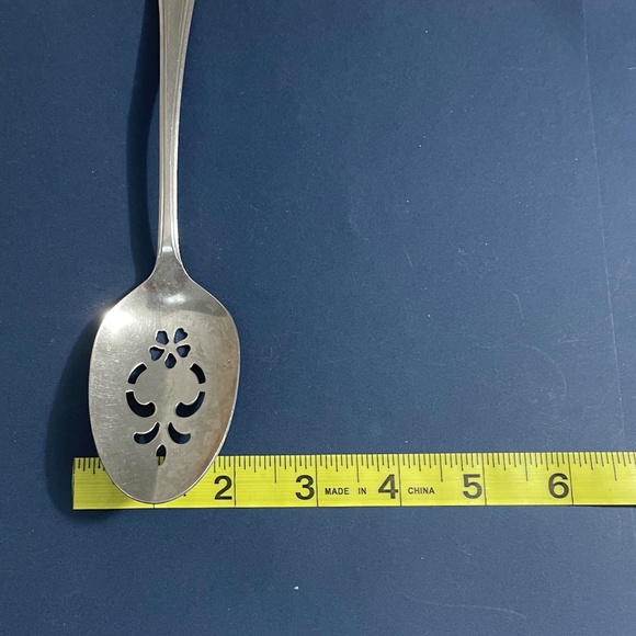 Vintage Oneida Flatware Lakewood Pattern Meat Fork Slotted Spoon Serving Spoon - Picture 7 of 9